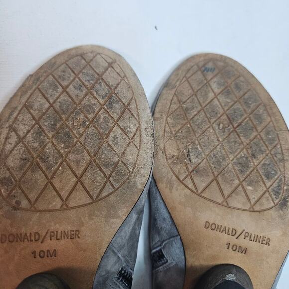 Donald Pliner 10M Gray studded suede leather Janesp Peep toe Booties Zip closure - Picture 4 of 16